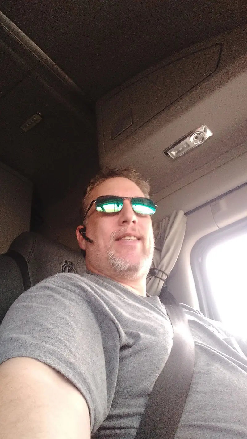 1truckdrivingdad (50) male from US - sexting partner