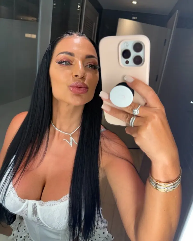 3kvucvrnj8 (18) female from US - sexting partner