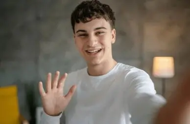 3mo3azoz106 (20) male from DZ - sexting partner