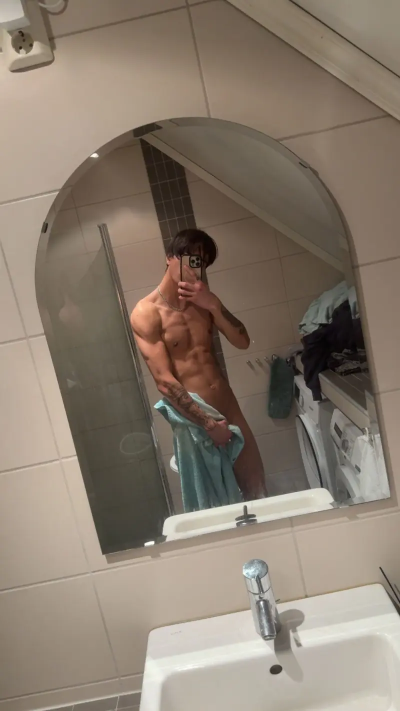 Adrian (18) male from NO - sexting partner