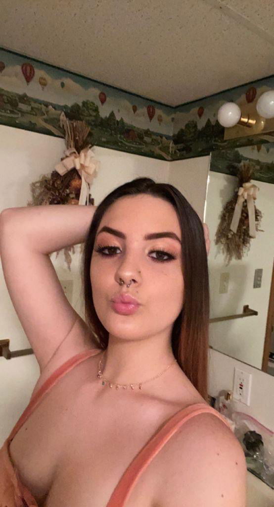 Amelia827289 from NL