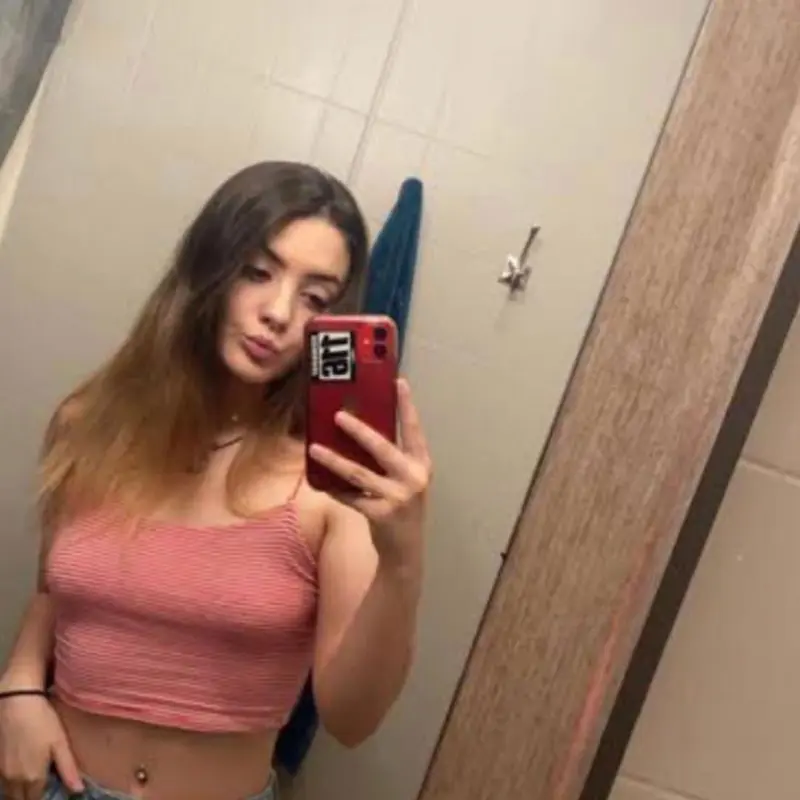 Amelia938483 (18) female from CA - sexting partner