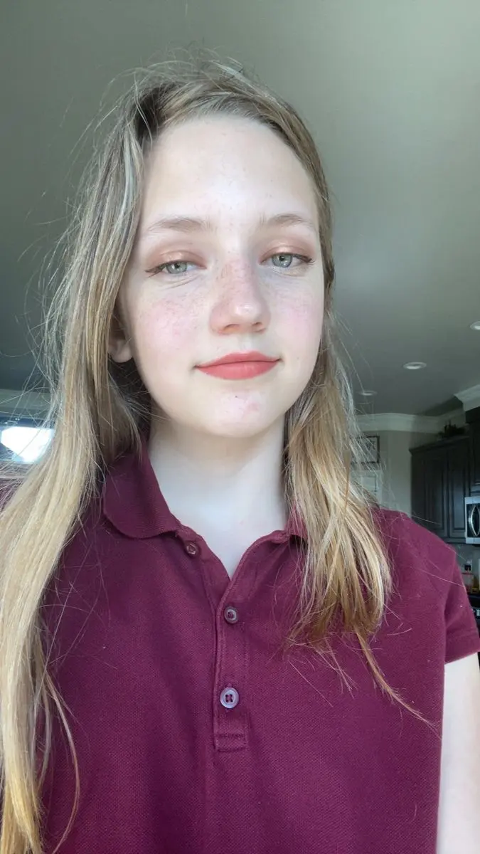 Anna1554 (19) female from US - sexting partner