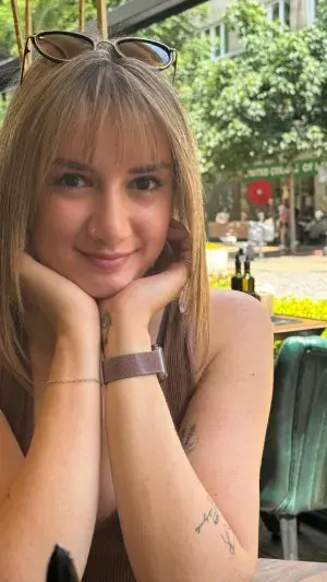 Anne12 (31) female from US - sexting partner