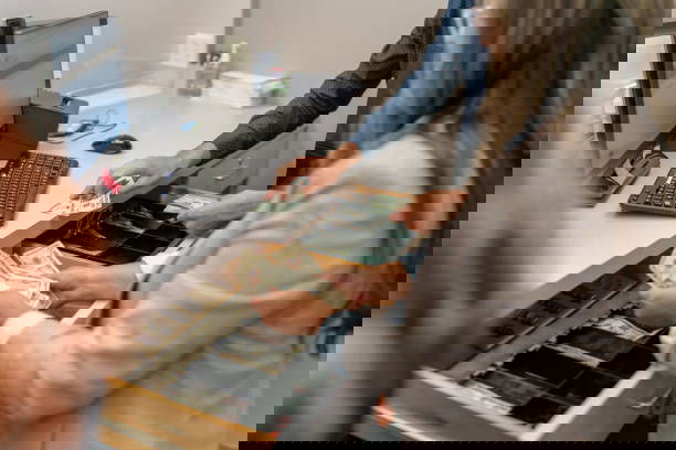 Billionaireevankate4039274 from US