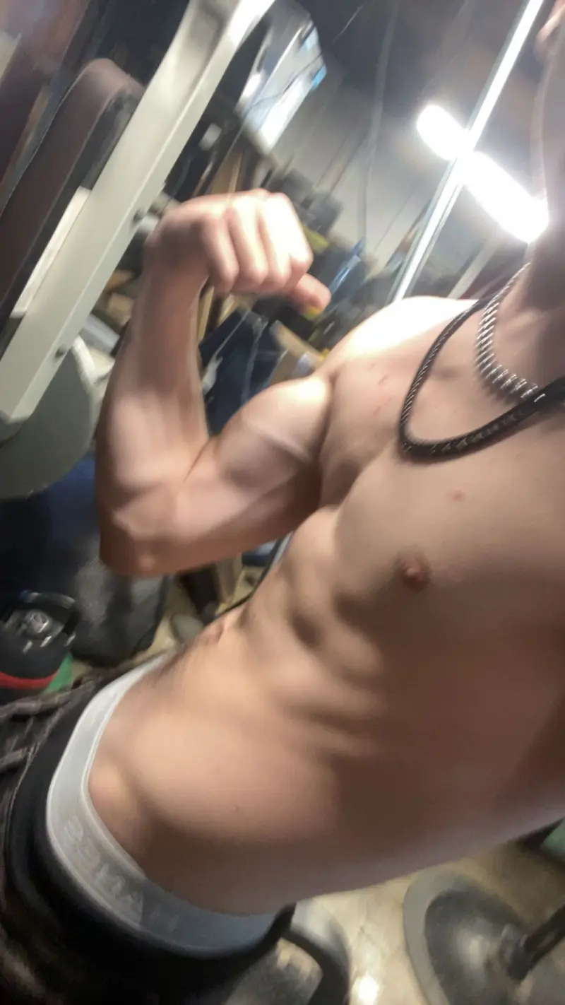 BrandonK6611 (22) male from US - sexting partner