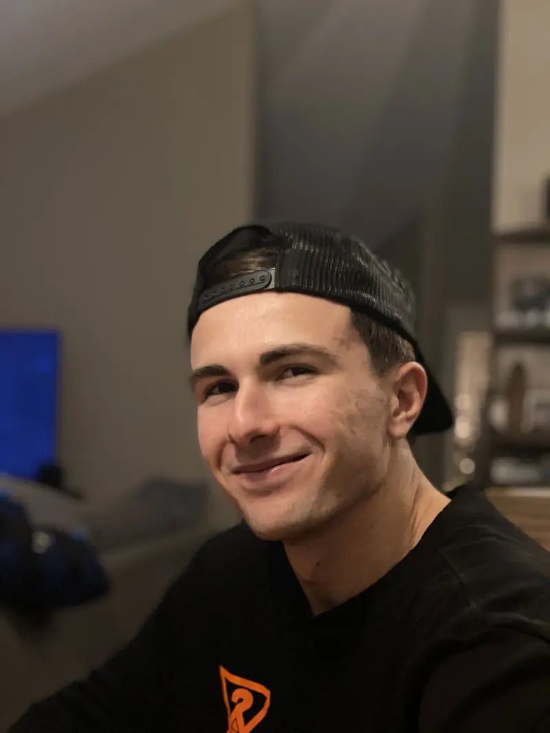 Canadianplayer (18) male from CA - sexting partner