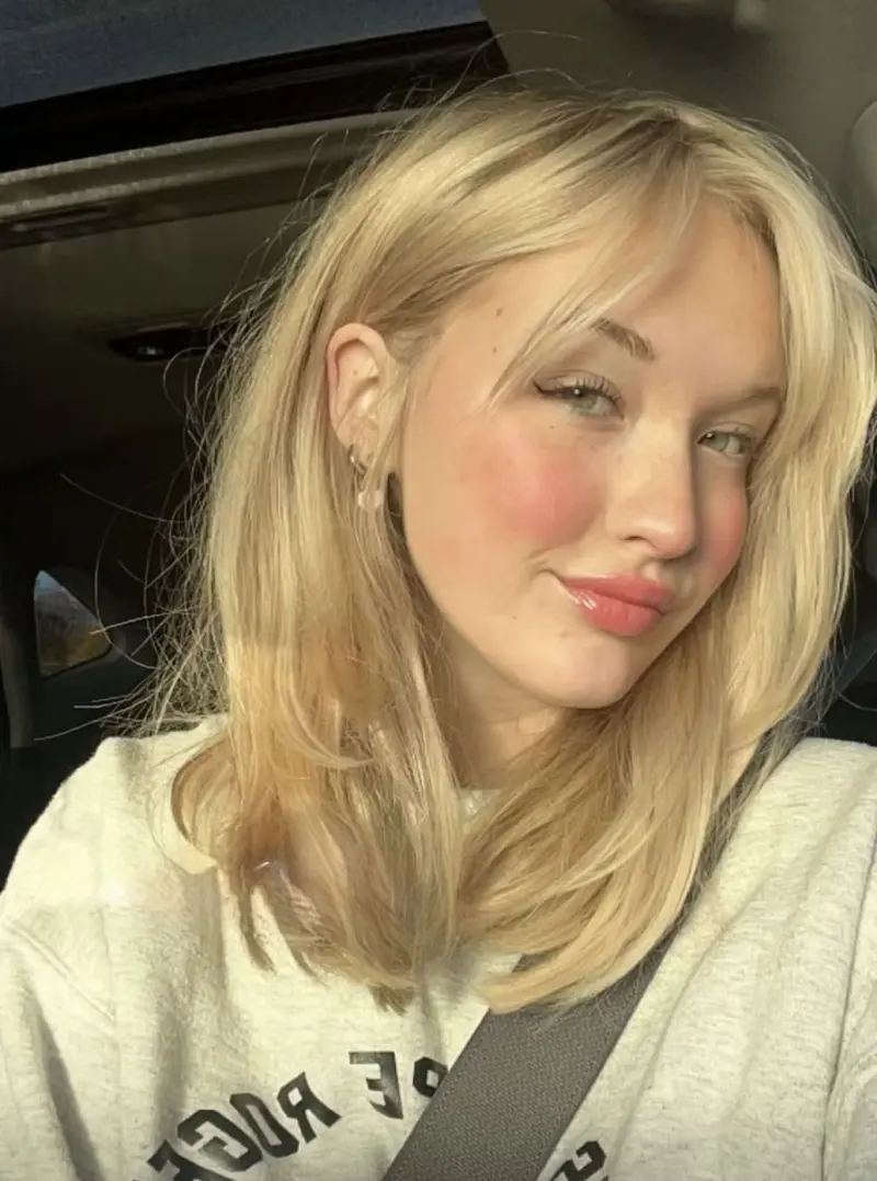 Clara34332 (18) female from US - sexting partner