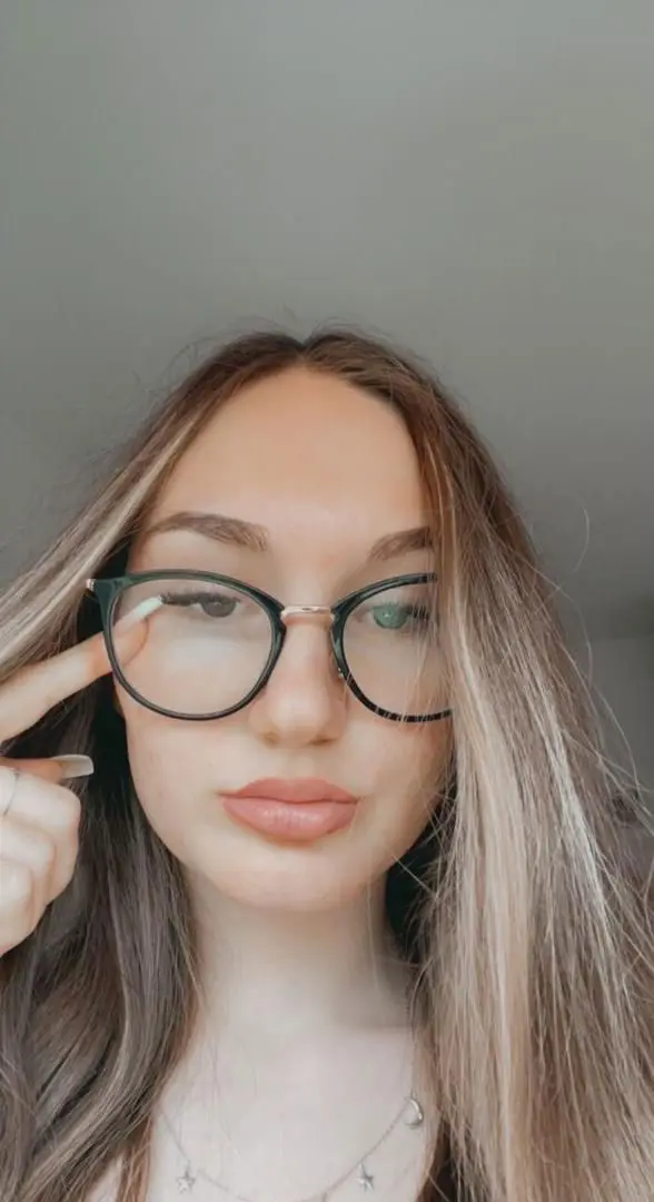 Coley49281 (20) female from DE - sexting partner