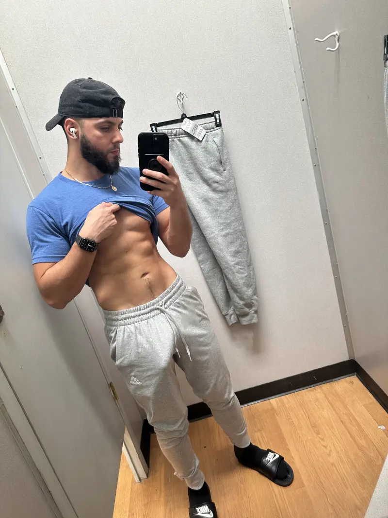 ConnerH3446 (18) male from CA - sexting partner