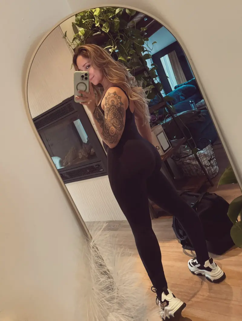 Cordie13 (18) female from CH - sexting partner