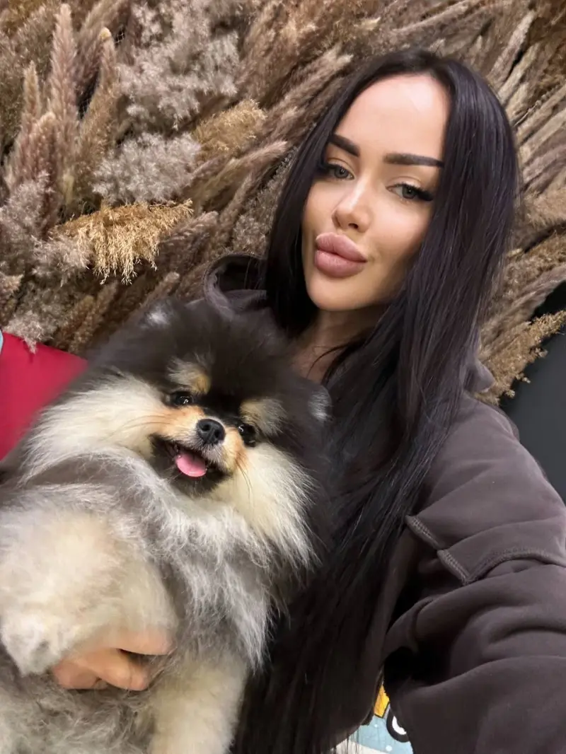 Deana1744 (18) female from US - sexting partner