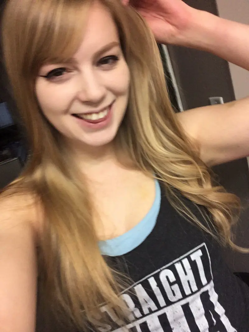 Elizabeth454 (20) female from PH - sexting partner