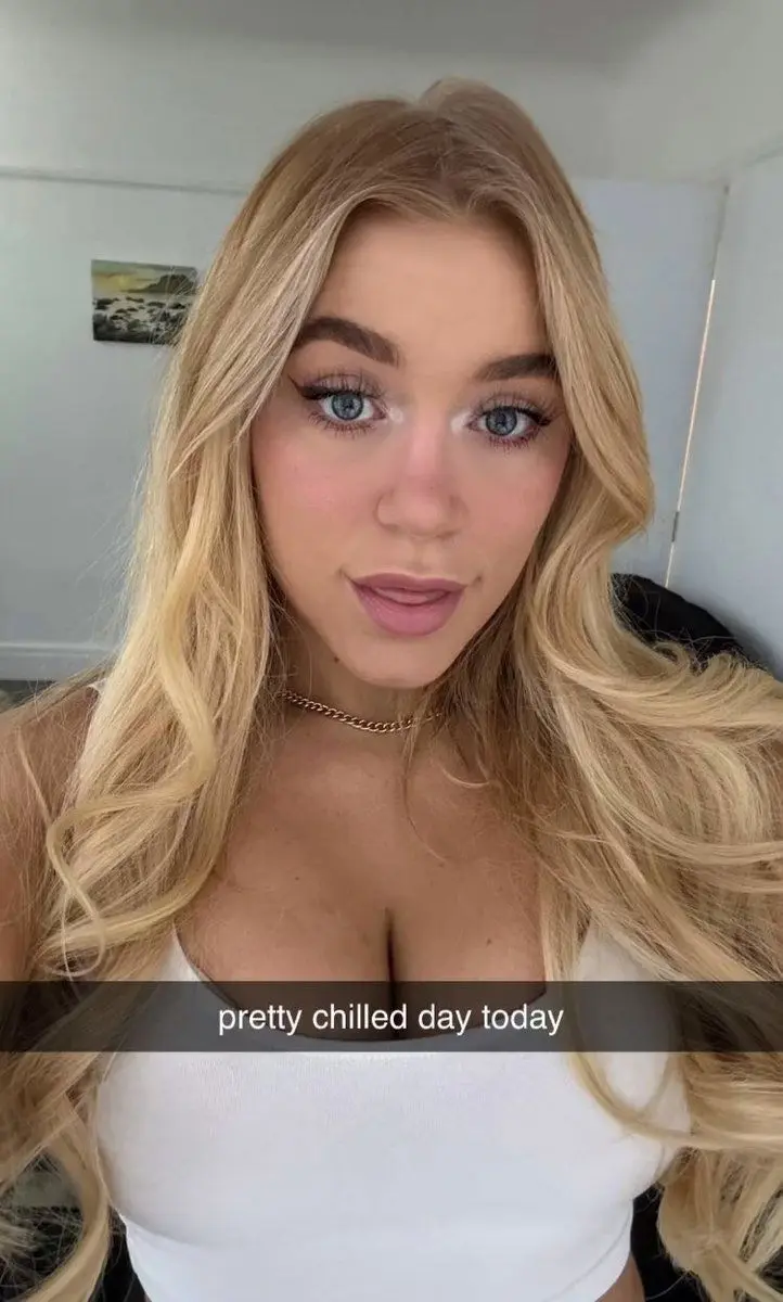 Ellebrooke91 (18) female from BE - sexting partner