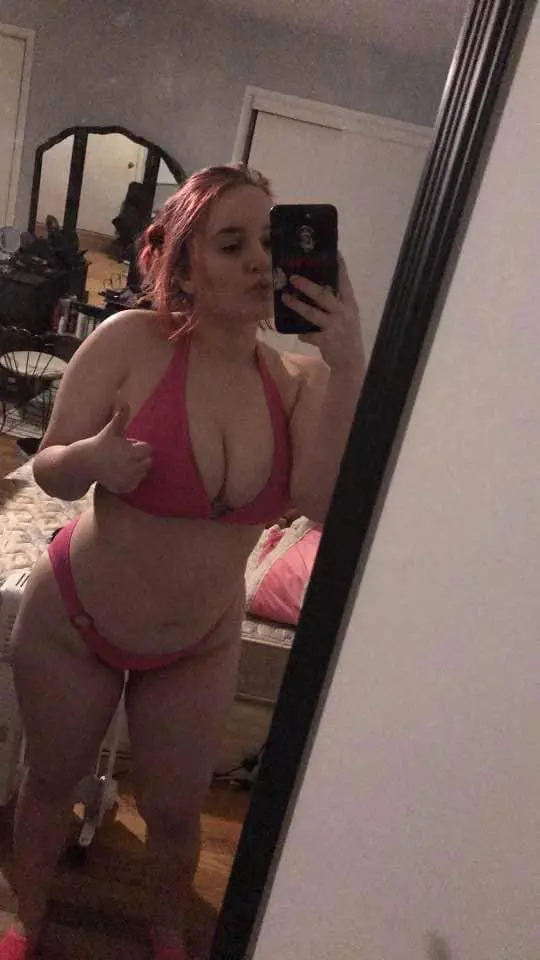 Ellie-121 (18) female from US - sexting partner