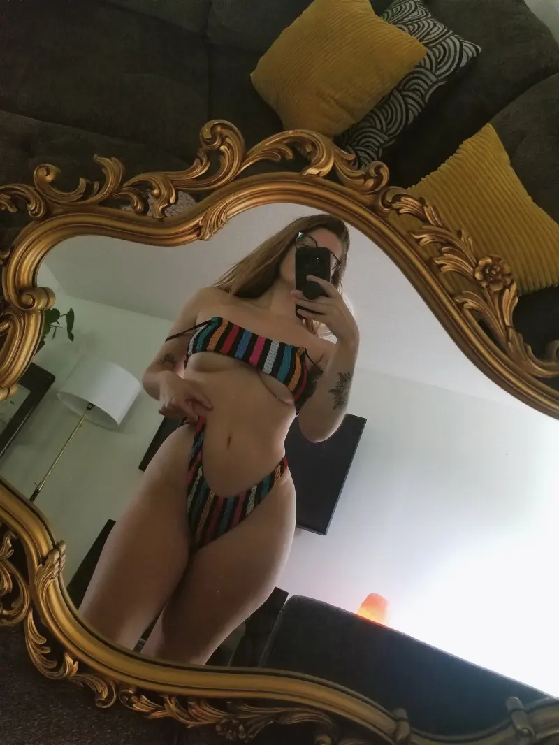 Eme05 (20) female from DE - sexting partner