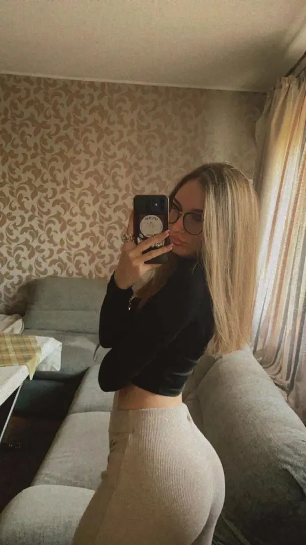 Florece483474 (20) female from GB - sexting partner