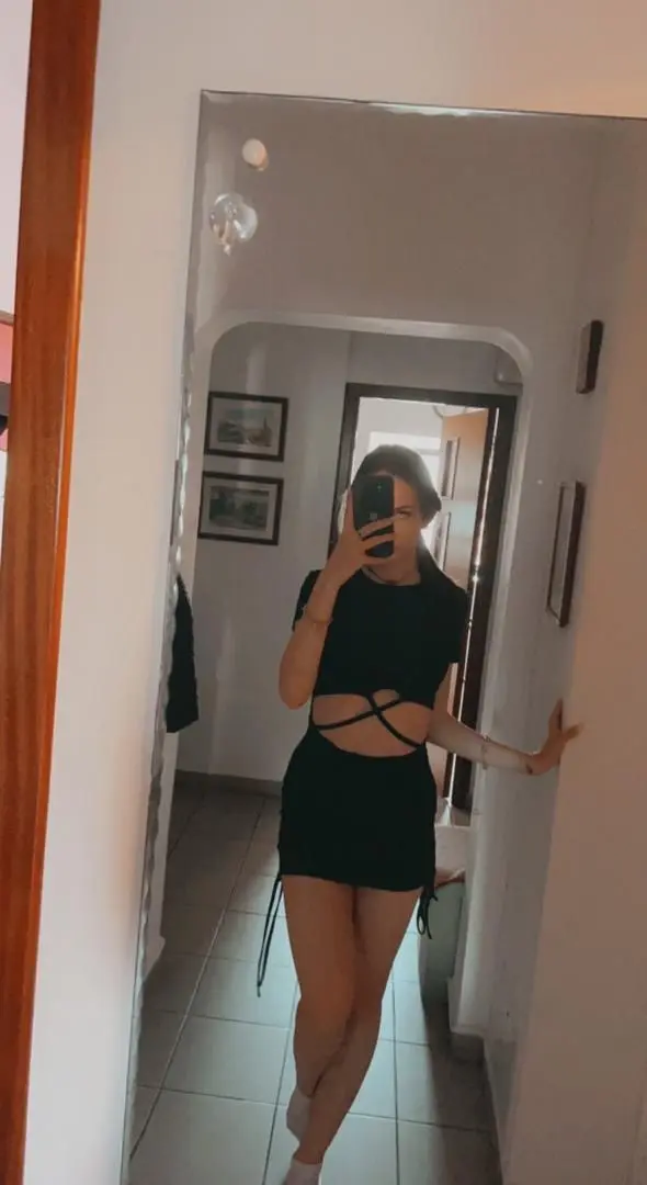 Florence666 (20) female from GB - sexting partner