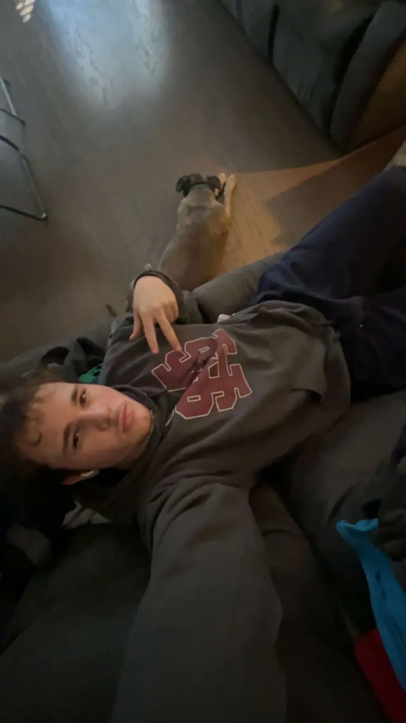 Gabedagoat (18) male from US - sexting partner