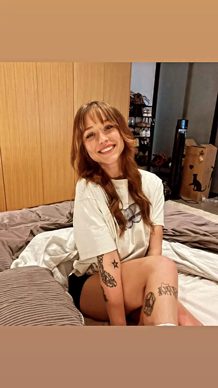 Hannah0990 (29) female from GB - sexting partner