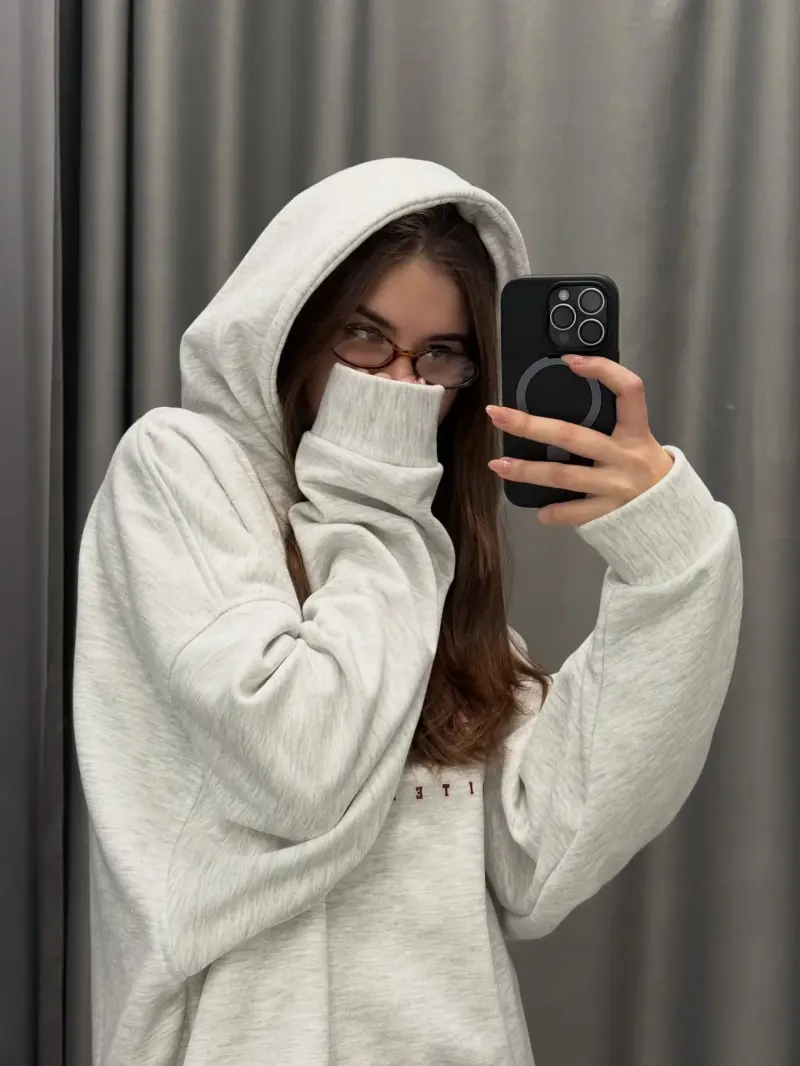 Imreal982 (18) female from GB - sexting partner