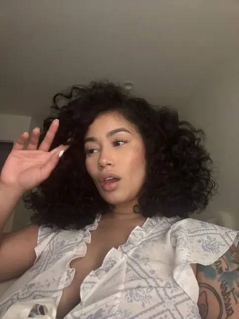 Jaden120 (28) female from US - sexting partner