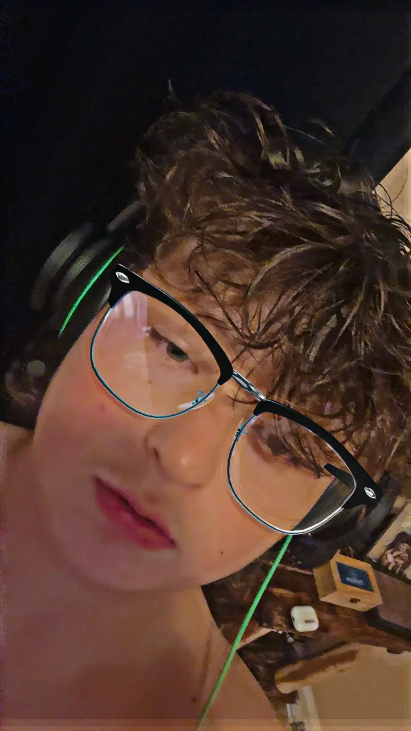 Jake73737 (20) male from US - sexting partner