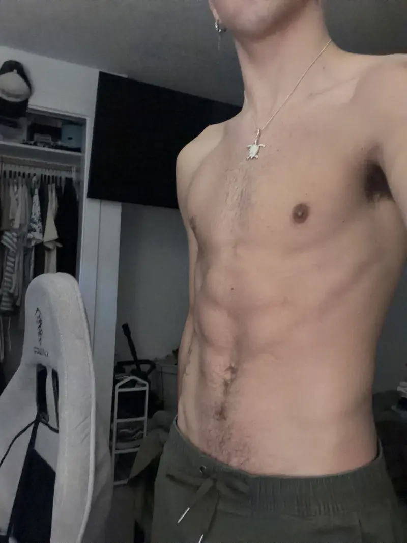 JakeAbyss (18) male from US - sexting partner