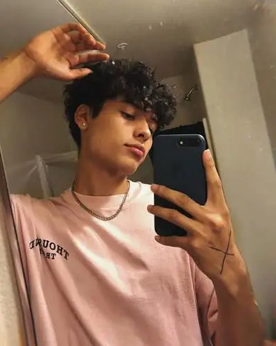 Javier821 (18) male from US - sexting partner