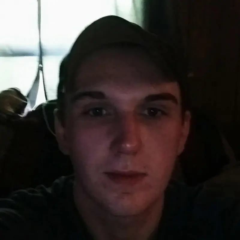 Jmmredman420 (18) male from US - sexting partner