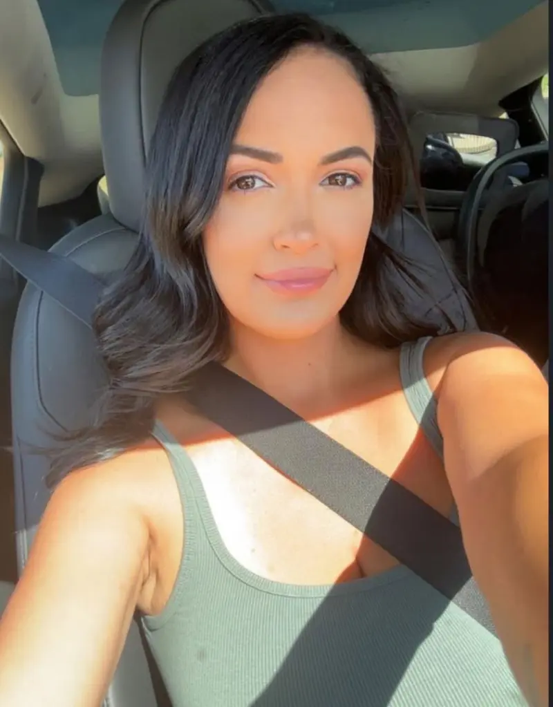 Joy1846 (18) female from US - sexting partner