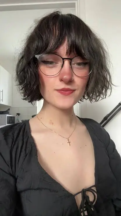 Kate082 (29) female from GB - sexting partner