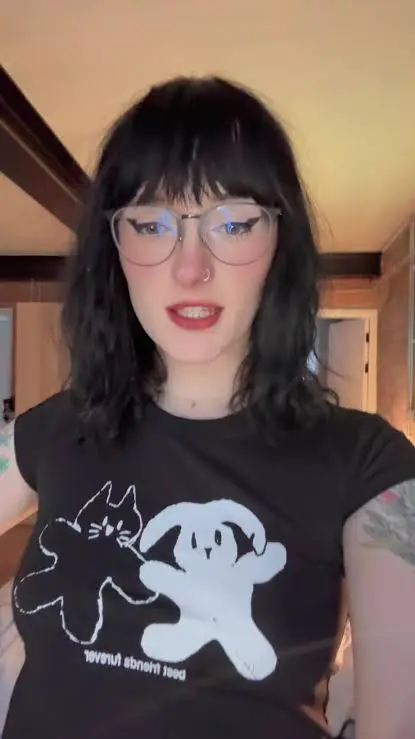 Kate085 (29) female from US - sexting partner