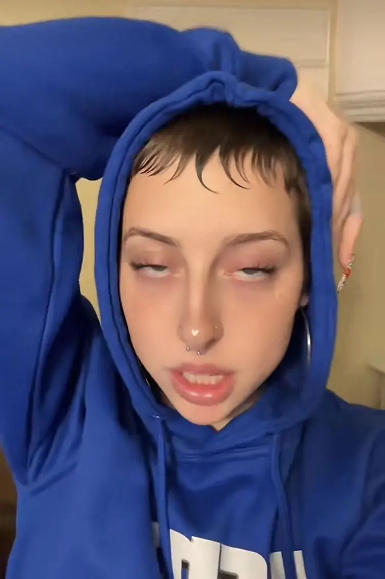 Kathy098 (28) female from US - sexting partner