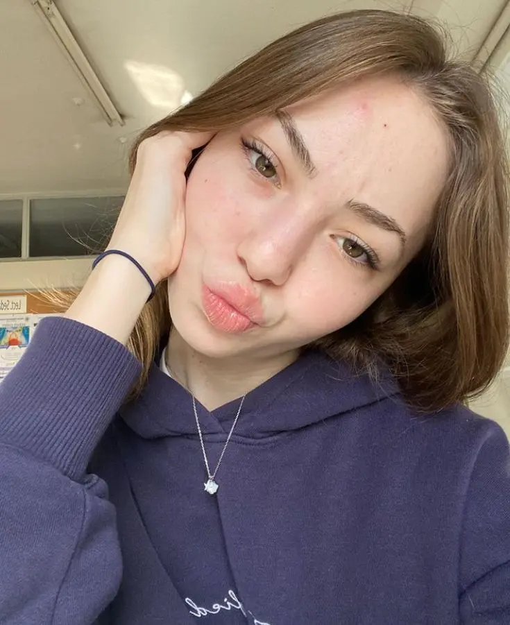 Kathy1876 (18) female from MX - sexting partner