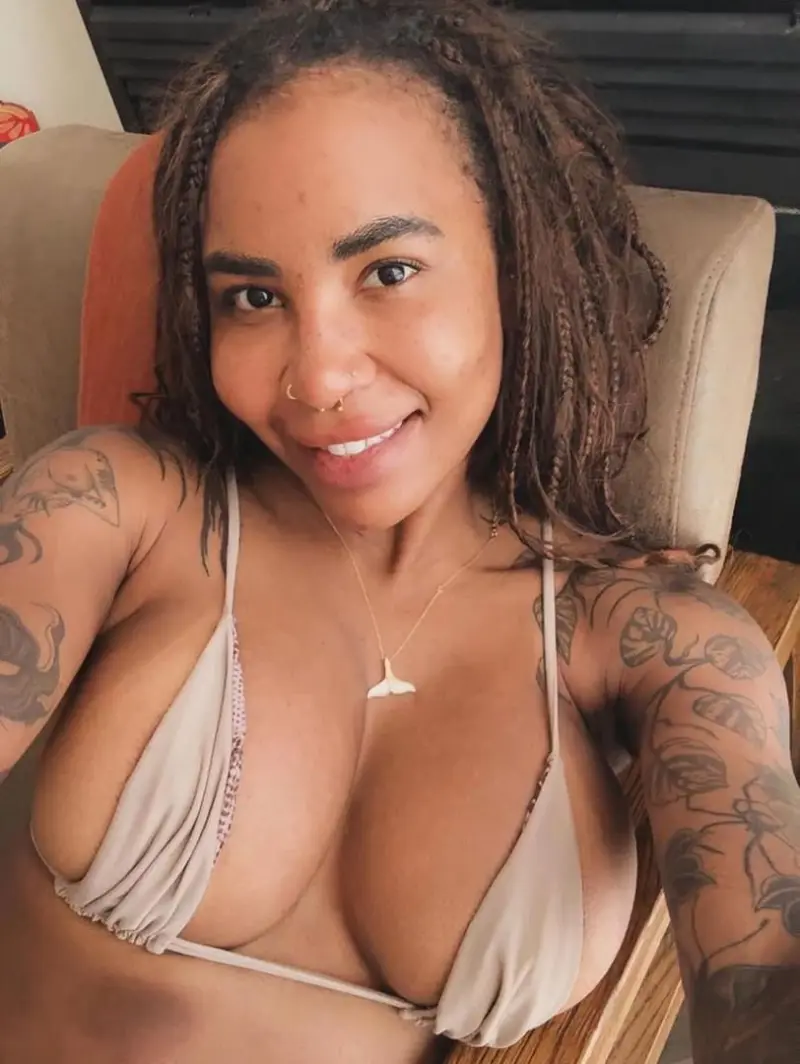 Kylee888 (18) male from US - sexting partner