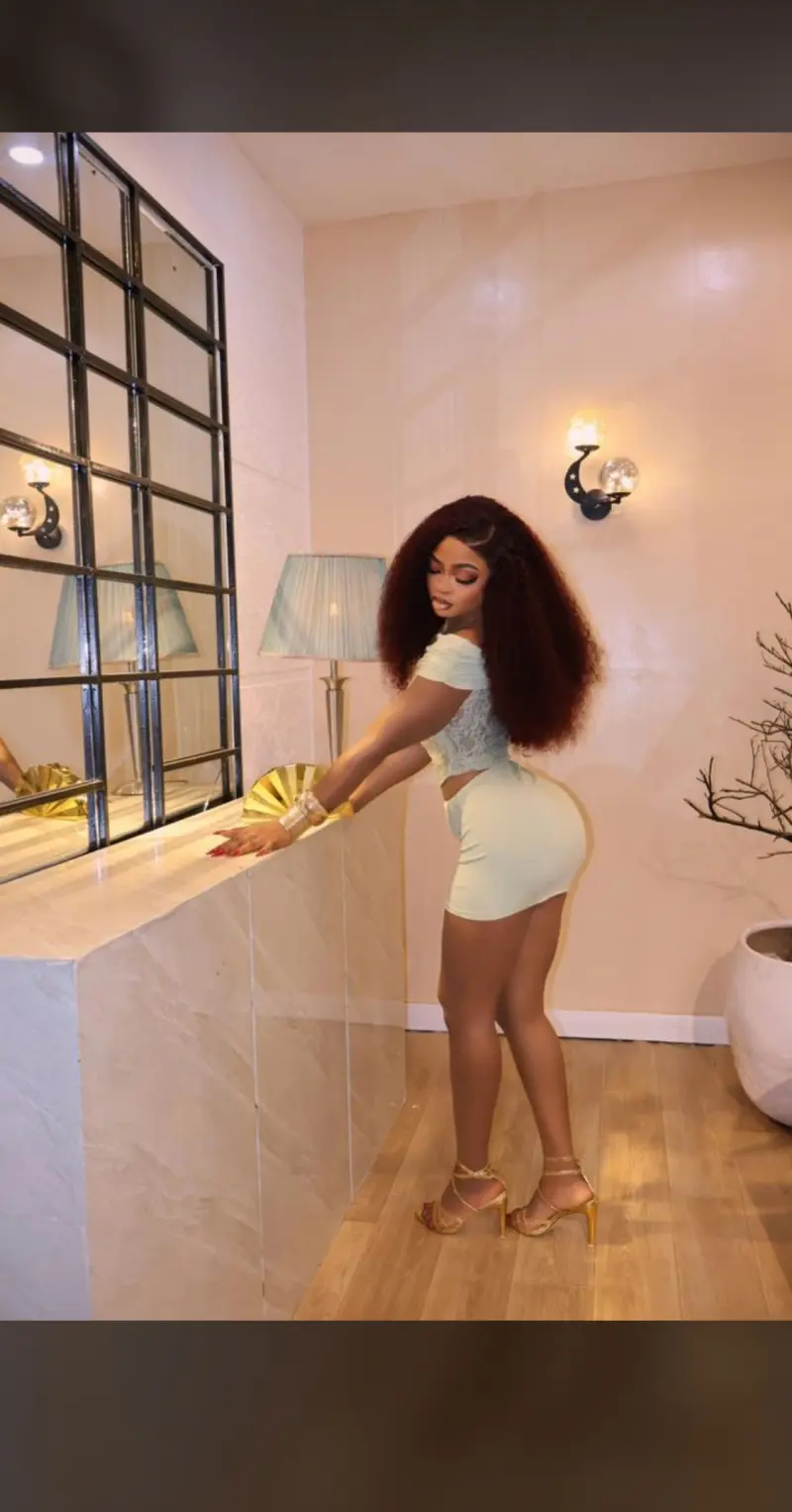 Laineyeva113 (20) female from CA - sexting partner