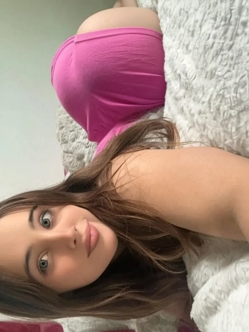 Leighton2045 from GB