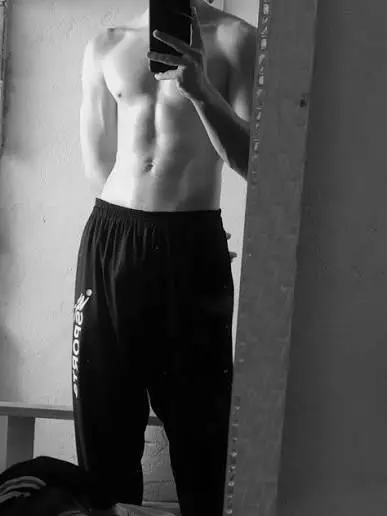 Lewis_ayb (18) male from GB - sexting partner