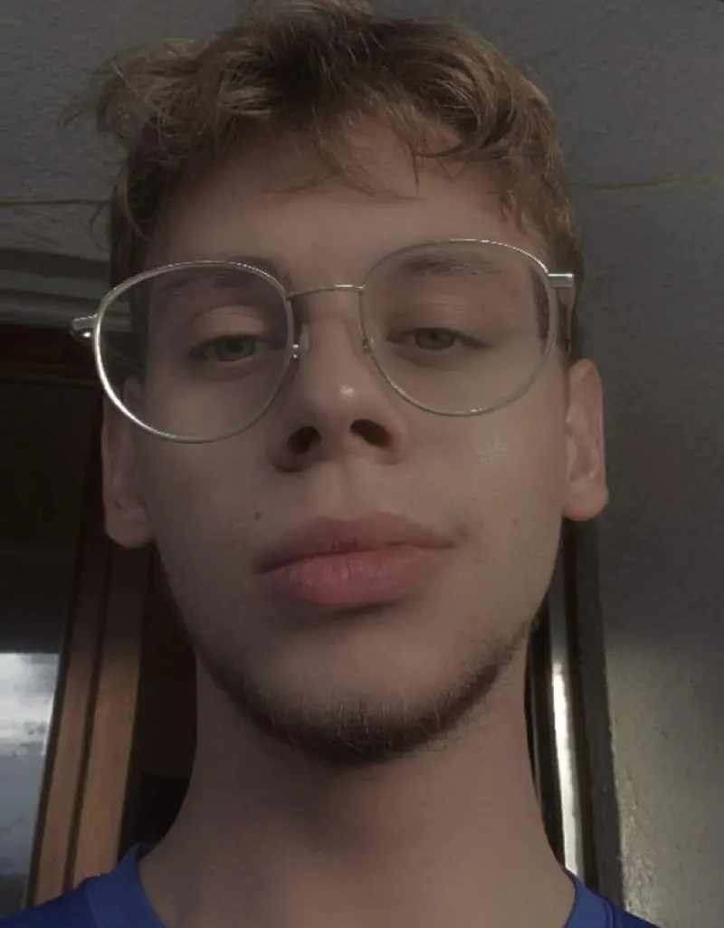 Louis_H123 (21) male from DE - sexting partner