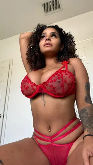 Lydiaa_02 (23) female from US - sexting partner