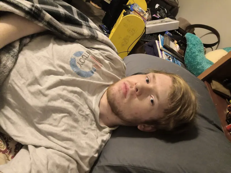 Madhatter1haft (18) male from US - sexting partner