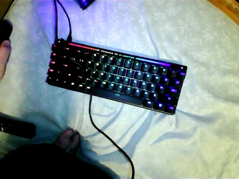 Mango_2007 (18) male from CA - sexting partner