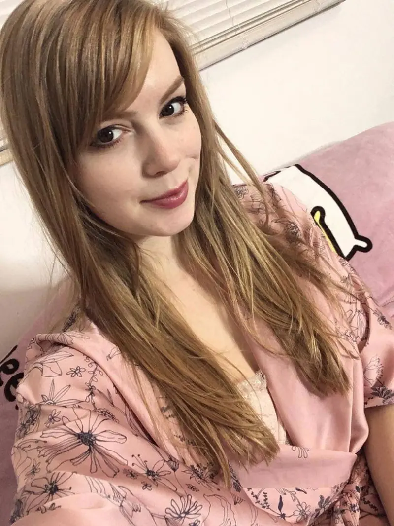 Mariel (18) male from GB - sexting partner