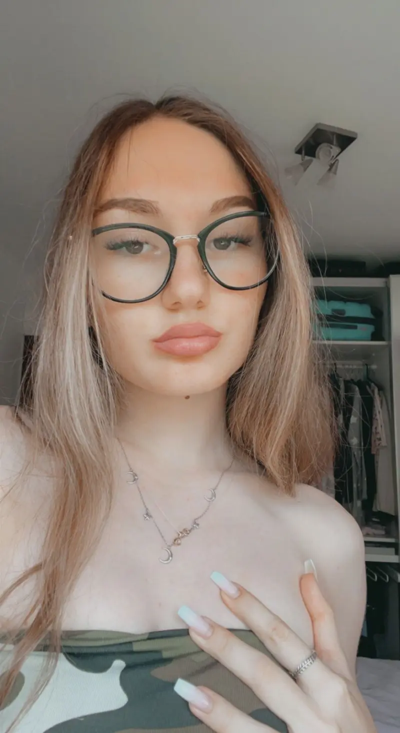 Michelle243681 from US