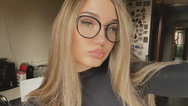 Nadiy176 (18) female from US - sexting partner