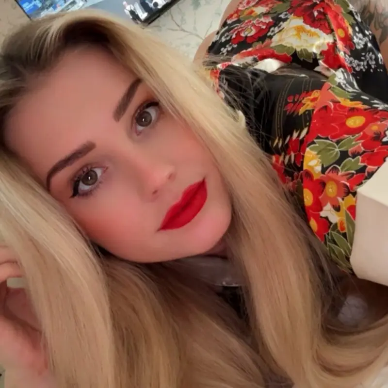 Nancy7287 (18) female from DE - sexting partner