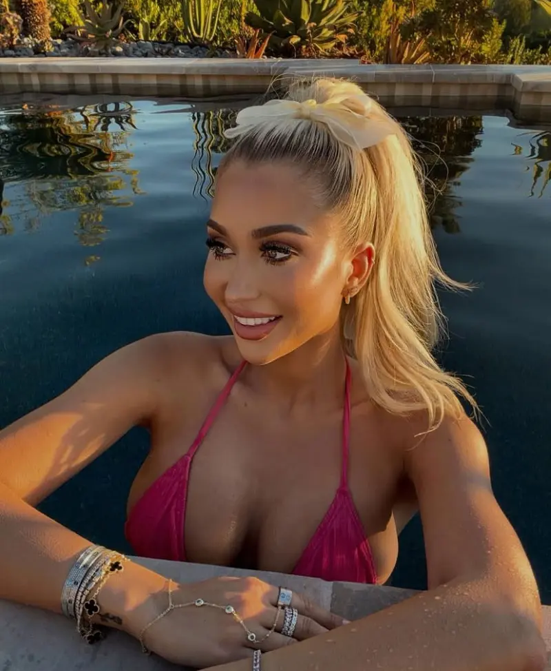 Nikki582 (18) female from US - sexting partner