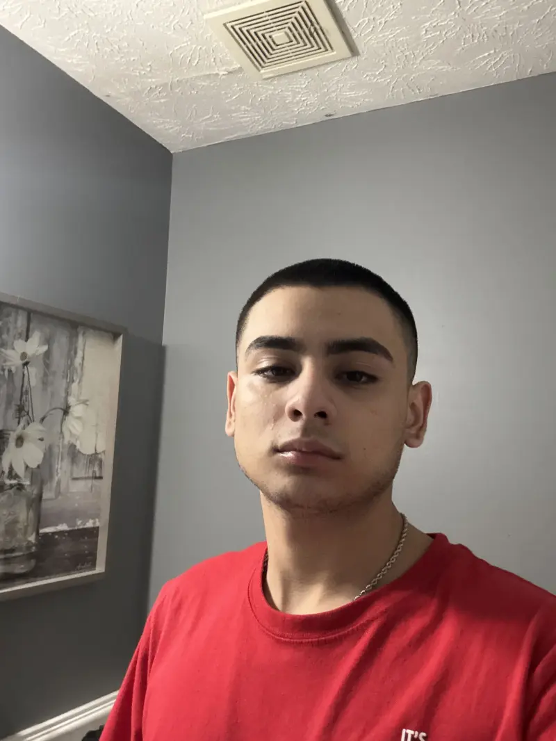 Nolitxb (18) male from GE - sexting partner