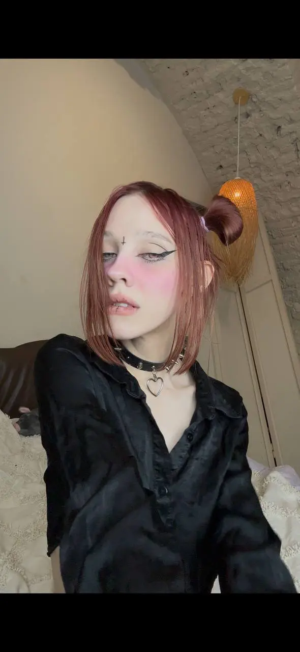 Norma3163 (18) female from US - sexting partner